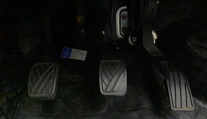2014 Maruti Swift ZDI, Diesel, Manual, 1,13,644 km, Pedals