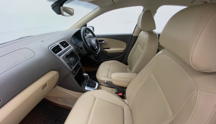 2016 Volkswagen Vento HIGHLINE PETROL AT, Petrol, Automatic, 32,940 km, Right Side Front Door Cabin