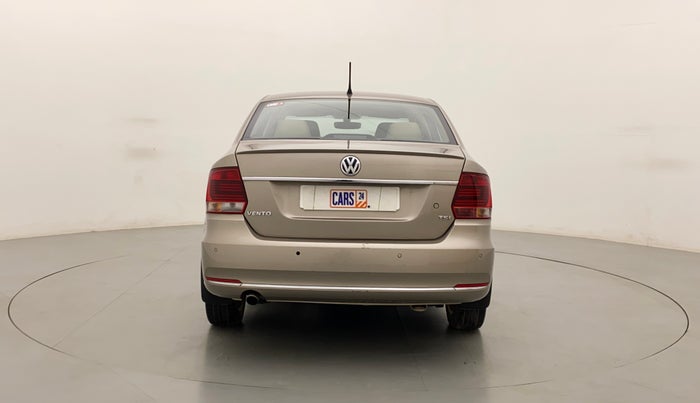 2016 Volkswagen Vento HIGHLINE PETROL AT, Petrol, Automatic, 32,940 km, Back/Rear