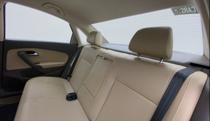 2016 Volkswagen Vento HIGHLINE PETROL AT, Petrol, Automatic, 32,940 km, Right Side Rear Door Cabin