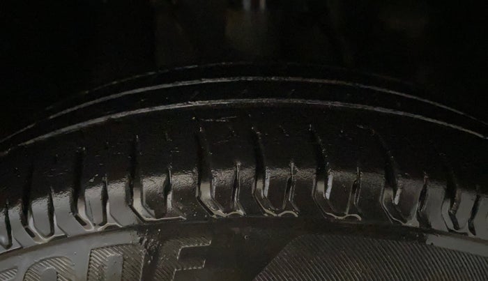 2020 Tata ALTROZ XE PETROL, Petrol, Manual, 31,679 km, Right Front Tyre Tread