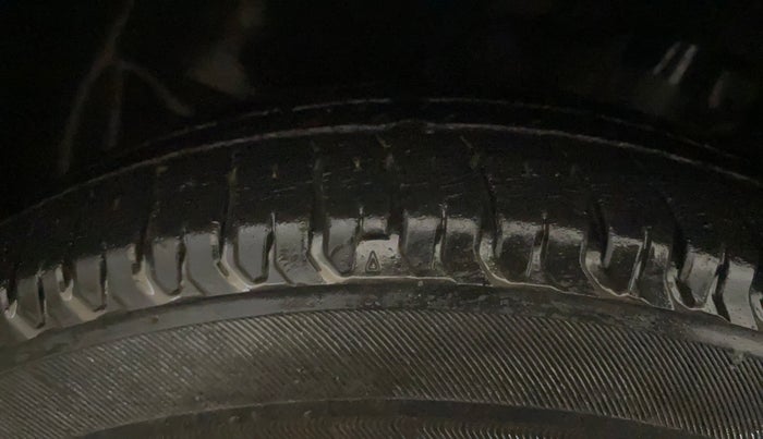 2020 Tata ALTROZ XE PETROL, Petrol, Manual, 31,679 km, Left Front Tyre Tread