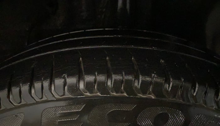 2020 Tata ALTROZ XE PETROL, Petrol, Manual, 31,679 km, Left Rear Tyre Tread