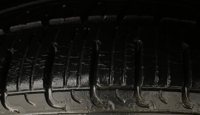 2014 Hyundai Xcent S 1.2, Petrol, Manual, 63,920 km, Right Front Tyre Tread