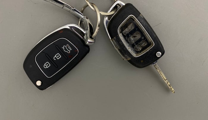 2014 Hyundai Xcent S 1.2, Petrol, Manual, 63,920 km, Key Close Up