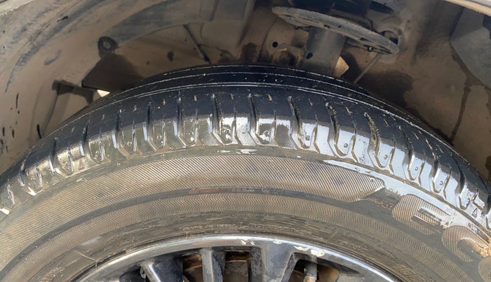 2019 Maruti XL6 ZETA MT, Petrol, Manual, 54,465 km, Left Front Tyre Tread