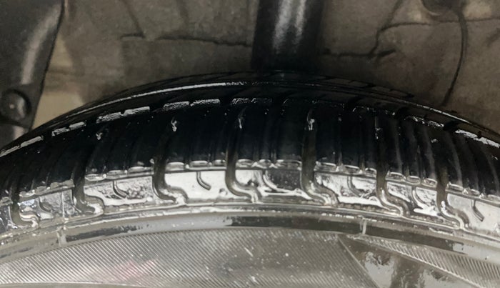 2018 Hyundai Grand i10 SPORTZ 1.2 KAPPA VTVT, Petrol, Manual, 36,069 km, Right Rear Tyre Tread