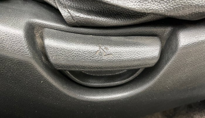 2018 Hyundai Grand i10 SPORTZ 1.2 KAPPA VTVT, Petrol, Manual, 36,069 km, Driver Side Adjustment Panel