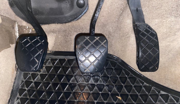 2015 Volkswagen Vento HIGHLINE 1.6 MPI, Petrol, Manual, 57,746 km, Pedals