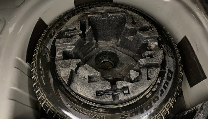 2015 Volkswagen Vento HIGHLINE 1.6 MPI, Petrol, Manual, 57,746 km, Spare Tyre