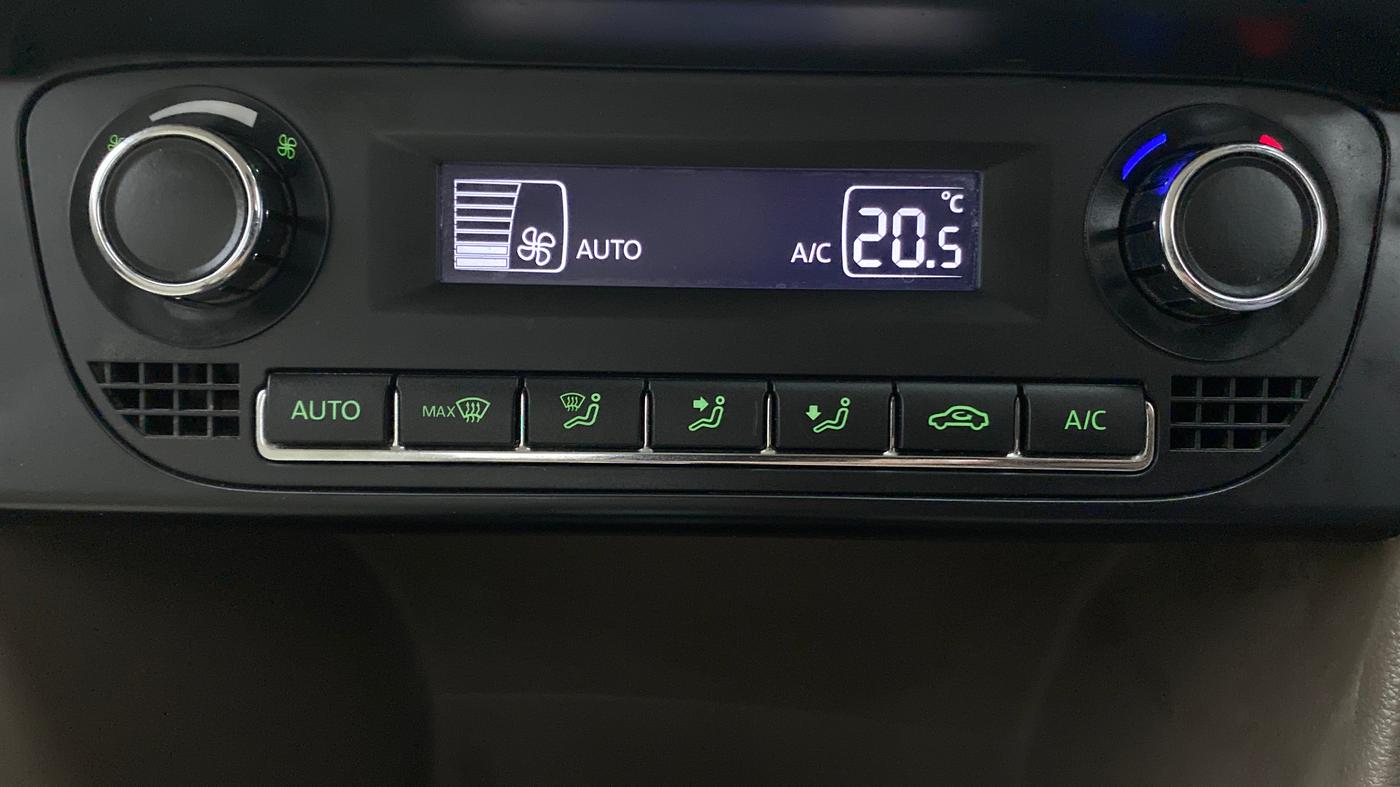 2015 Skoda Rapid 1.5 TDI AT STYLE PLUS, Diesel, Automatic, 35,457 km, Automatic Climate Control