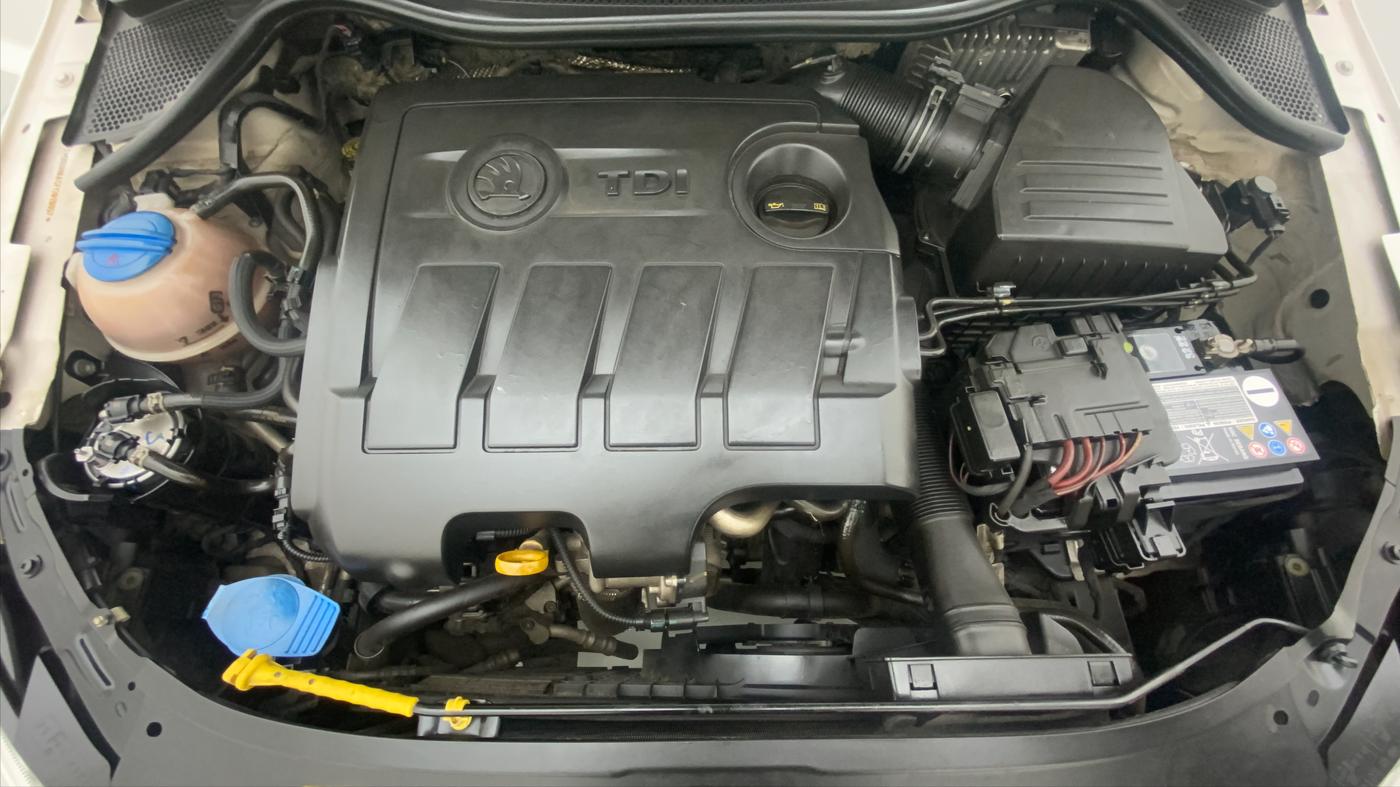 2015 Skoda Rapid 1.5 TDI AT STYLE PLUS, Diesel, Automatic, 35,457 km, Open Bonet