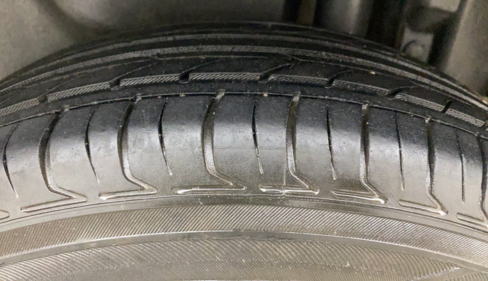 2014 Maruti Swift Dzire VXI, Petrol, Manual, 1,38,507 km, Left Rear Tyre Tread