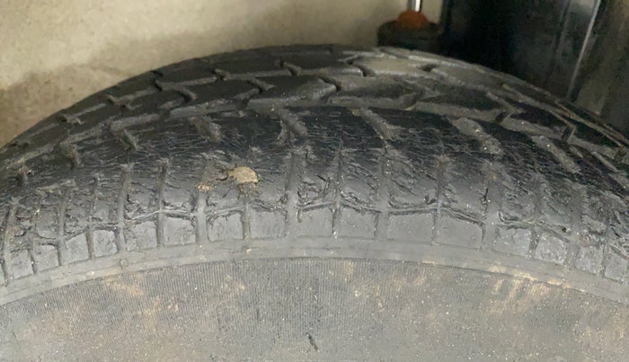 2011 Maruti Ritz VXI, Petrol, Manual, 39,644 km, Left Rear Tyre Tread