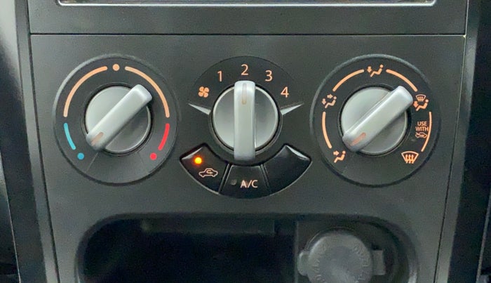 2011 Maruti Ritz VXI, Petrol, Manual, 39,644 km, AC Unit - Minor issue in the heater switch