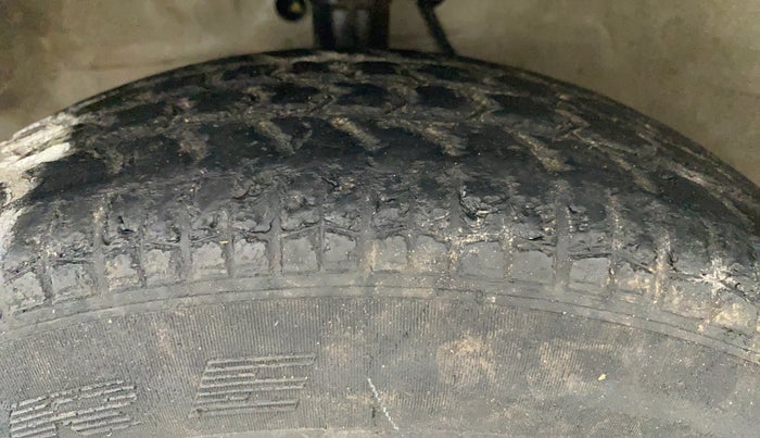 2011 Maruti Ritz VXI, Petrol, Manual, 39,644 km, Left Front Tyre Tread