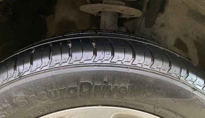 2018 Maruti Baleno ALPHA PETROL 1.2, Petrol, Manual, 29,412 km, Right Front Tyre Tread