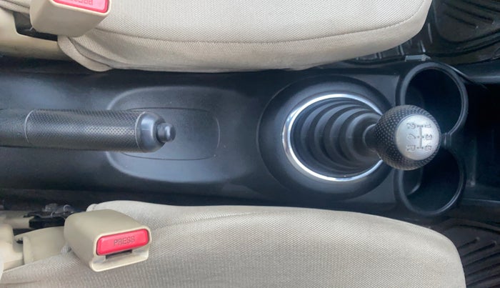 2014 Honda Amaze 1.5L I-DTEC S, Diesel, Manual, 76,839 km, Gear Lever