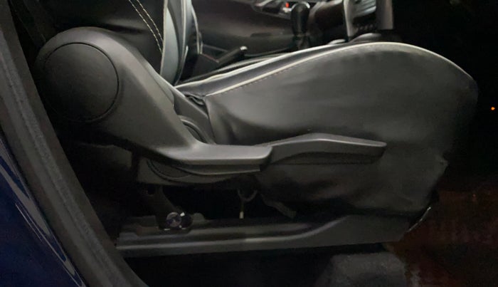 2024 Maruti Grand Vitara DELTA SMART HYBRID, Petrol, Manual, 9,538 km, Driver Side Adjustment Panel