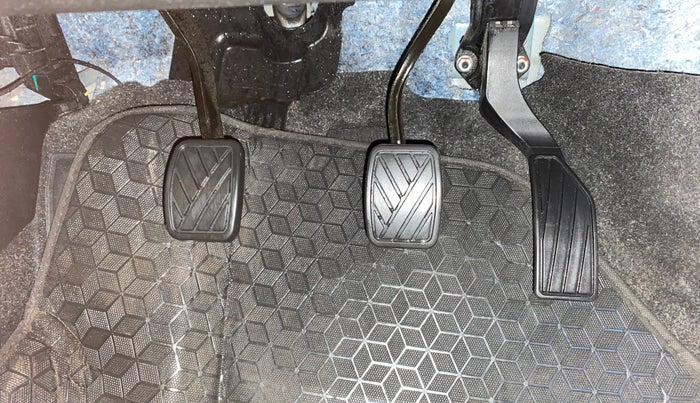 2024 Maruti Grand Vitara DELTA SMART HYBRID, Petrol, Manual, 9,538 km, Pedals