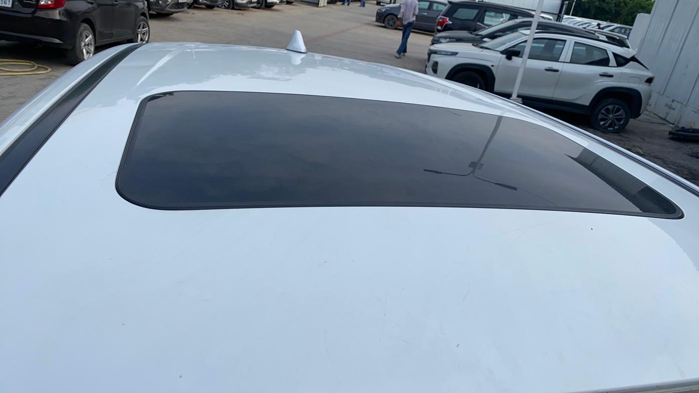 2021 Hyundai NEW I20 ASTA (O) 1.2 MT, Petrol, Manual, 51,818 km, Moonroof/ Sunroof
