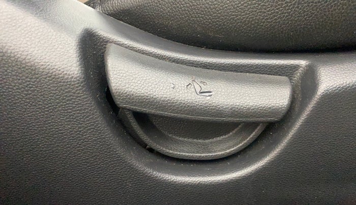 2017 Hyundai Grand i10 SPORTZ AT 1.2 KAPPA VTVT, Petrol, Automatic, 35,406 km, Driver Side Adjustment Panel