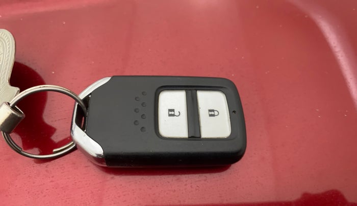 2018 Honda WR-V 1.5L I-DTEC VX MT, Diesel, Manual, 98,937 km, Key Close Up