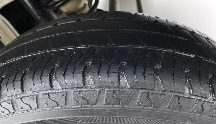 2016 Maruti Alto 800 LXI, Petrol, Manual, 47,076 km, Left Rear Tyre Tread