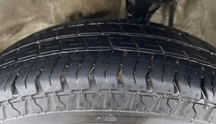 2016 Maruti Alto 800 LXI, Petrol, Manual, 47,076 km, Left Front Tyre Tread