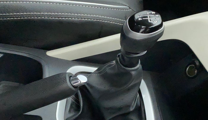 2023 Nissan MAGNITE XL, Petrol, Manual, 2,530 km, Gear Lever