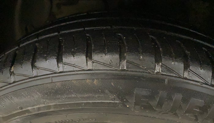 2021 Hyundai GRAND I10 NIOS SPORTZ AMT 1.2 KAPPA VTVT, Petrol, Automatic, 30,053 km, Left Front Tyre Tread