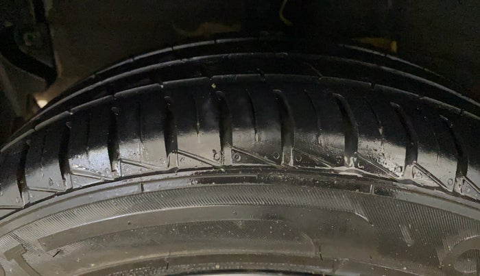 2021 Hyundai GRAND I10 NIOS SPORTZ AMT 1.2 KAPPA VTVT, Petrol, Automatic, 30,053 km, Right Rear Tyre Tread