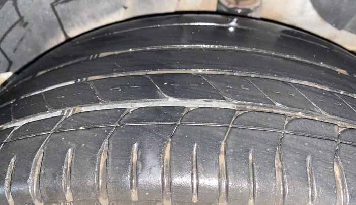 2021 Hyundai Creta S 1.5 DIESEL, Diesel, Manual, 30,186 km, Left Rear Tyre Tread