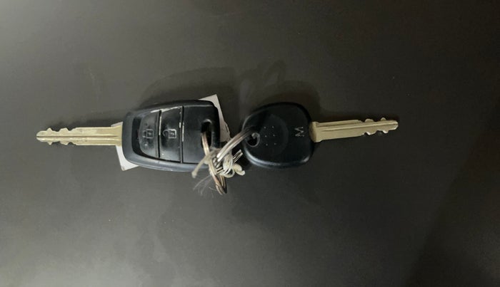 2018 Hyundai Grand i10 SPORTZ AT 1.2 KAPPA VTVT, Petrol, Automatic, 63,474 km, Key Close Up