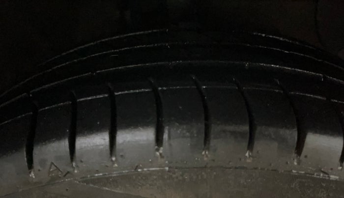 2018 Hyundai Grand i10 SPORTZ AT 1.2 KAPPA VTVT, Petrol, Automatic, 63,474 km, Right Front Tyre Tread