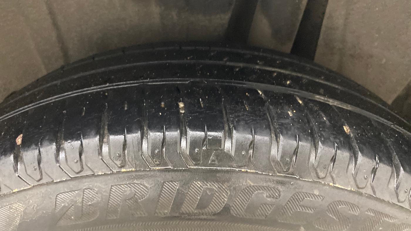 2021 Maruti Ertiga VXI AT SHVS, Petrol, Automatic, 46,410 km, Left Rear Tyre Tread