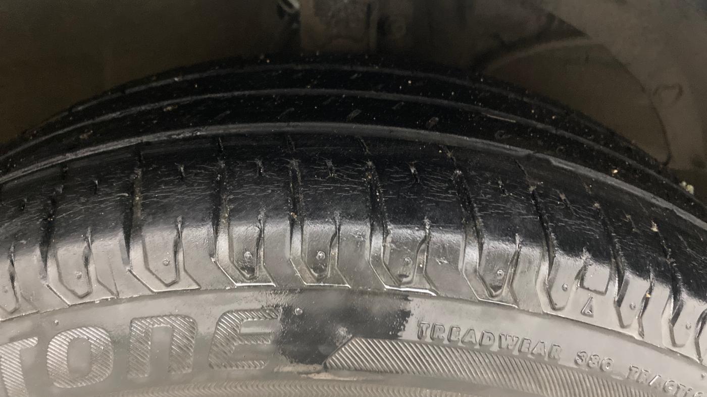 2021 Maruti Ertiga VXI AT SHVS, Petrol, Automatic, 46,410 km, Right Front Tyre Tread