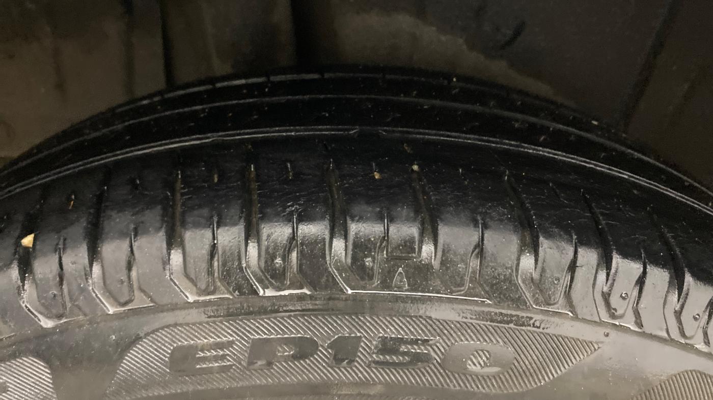 2021 Maruti Ertiga VXI AT SHVS, Petrol, Automatic, 46,410 km, Right Rear Tyre Tread