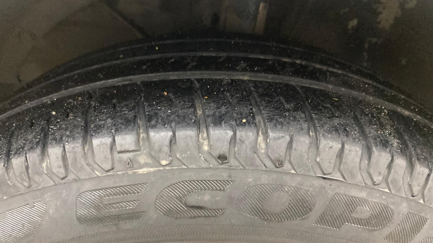 2021 Maruti Ertiga VXI AT SHVS, Petrol, Automatic, 46,410 km, Left Front Tyre Tread