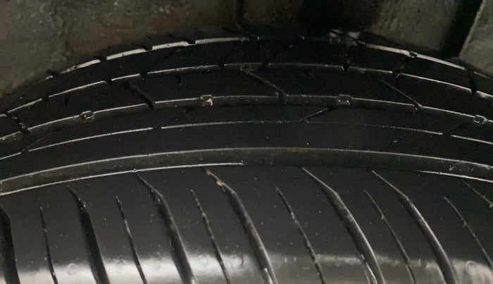 2023 Nissan MAGNITE XV PREMIUM, Petrol, Manual, 9,035 km, Left Rear Tyre Tread