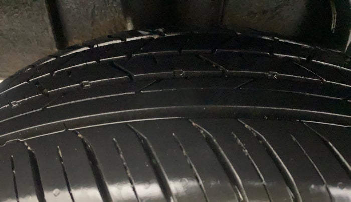 2023 Nissan MAGNITE XV PREMIUM, Petrol, Manual, 9,035 km, Right Rear Tyre Tread