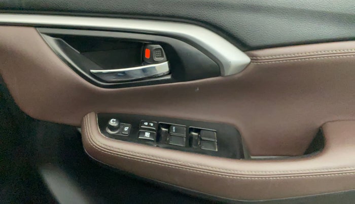 2023 Maruti Grand Vitara ZETA CNG, CNG, Manual, 96,032 km, Driver Side Door Panels Control