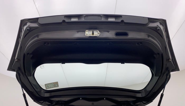 2015 Maruti Swift VXI, Petrol, Manual, 33,266 km, Boot Door Open