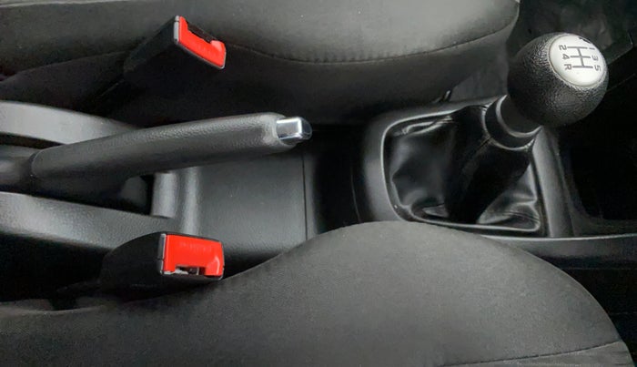 2015 Maruti Swift VXI, Petrol, Manual, 33,266 km, Gear Lever