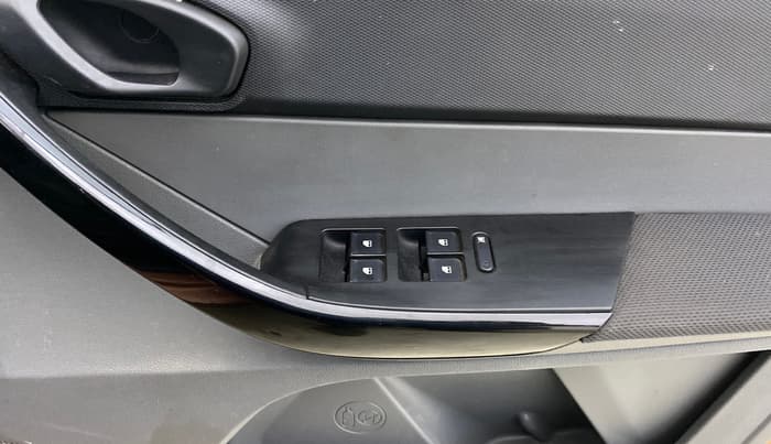 2017 Tata TIGOR XT PETROL, Petrol, Manual, 37,811 km, Driver Side Door Panels Control