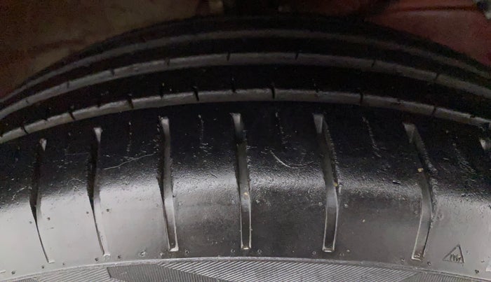 2021 Maruti Swift ZXI PLUS AMT DUAL TONE, Petrol, Automatic, 24,487 km, Right Front Tyre Tread