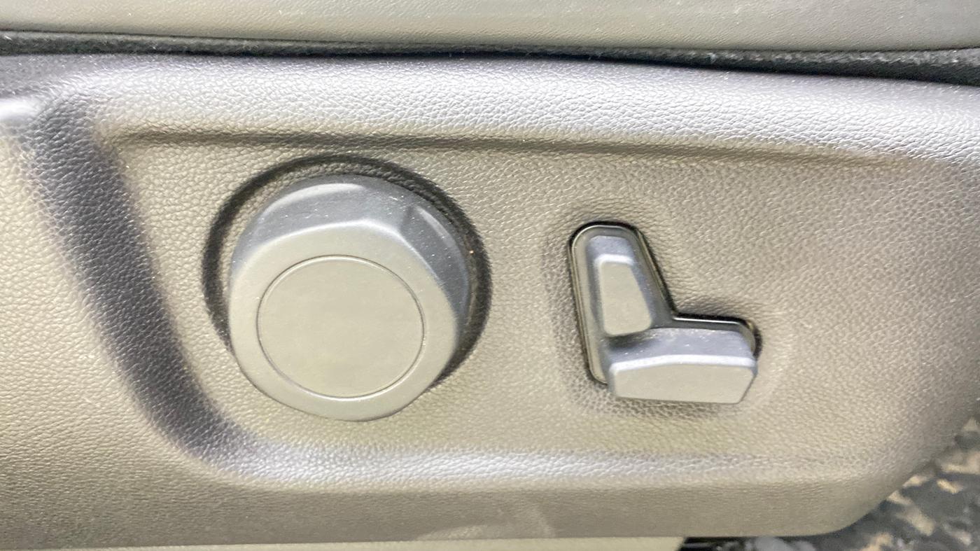 2023 Mahindra SCORPIO-N Z8 L DIESEL AT 2WD 6 STR, Diesel, Automatic, 56,558 km, Driver Side Adjustment Panel