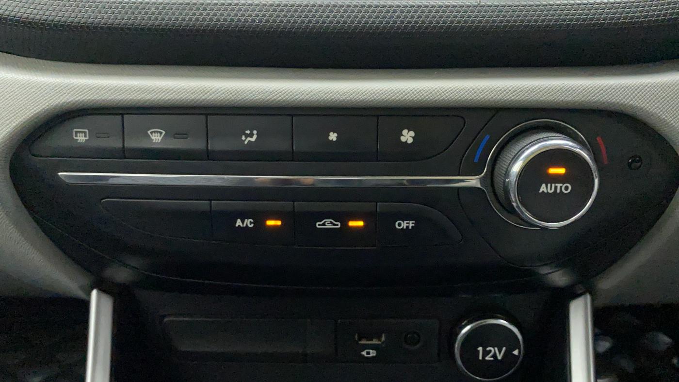 2021 Tata ALTROZ XZ DIESEL, Diesel, Manual, 37,762 km, Automatic Climate Control