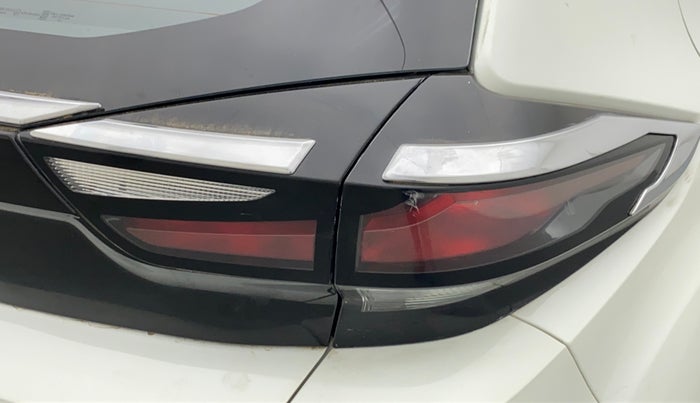 2021 Tata ALTROZ XZ DIESEL, Diesel, Manual, 37,762 km, Right tail light - Reverse gear light not functional