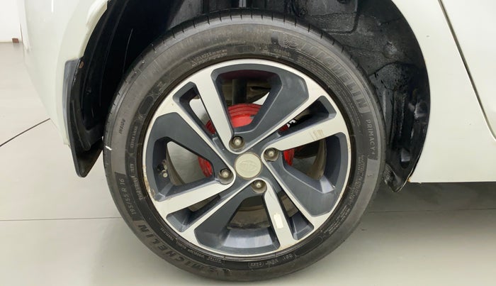 2021 Tata ALTROZ XZ DIESEL, Diesel, Manual, 37,762 km, Right Rear Wheel